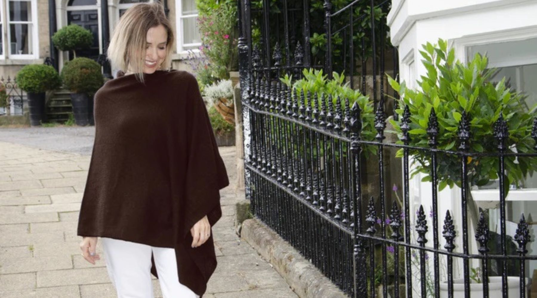 How to wear a poncho clearance cape