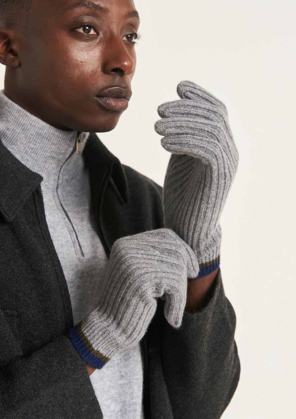 Men s Cashmere Glove in Derby Grey loopcashmere