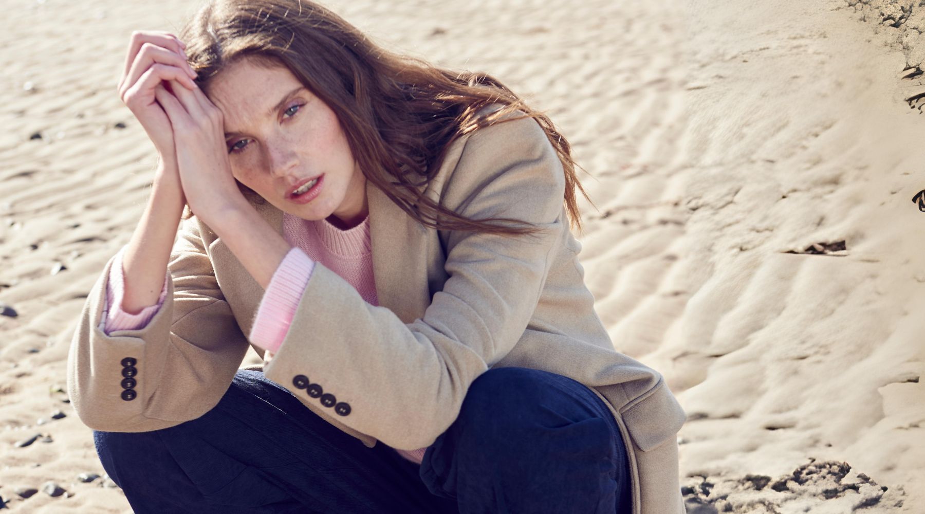 The Cashmere Sweatshirt: A Wardrobe Essential For Every Season