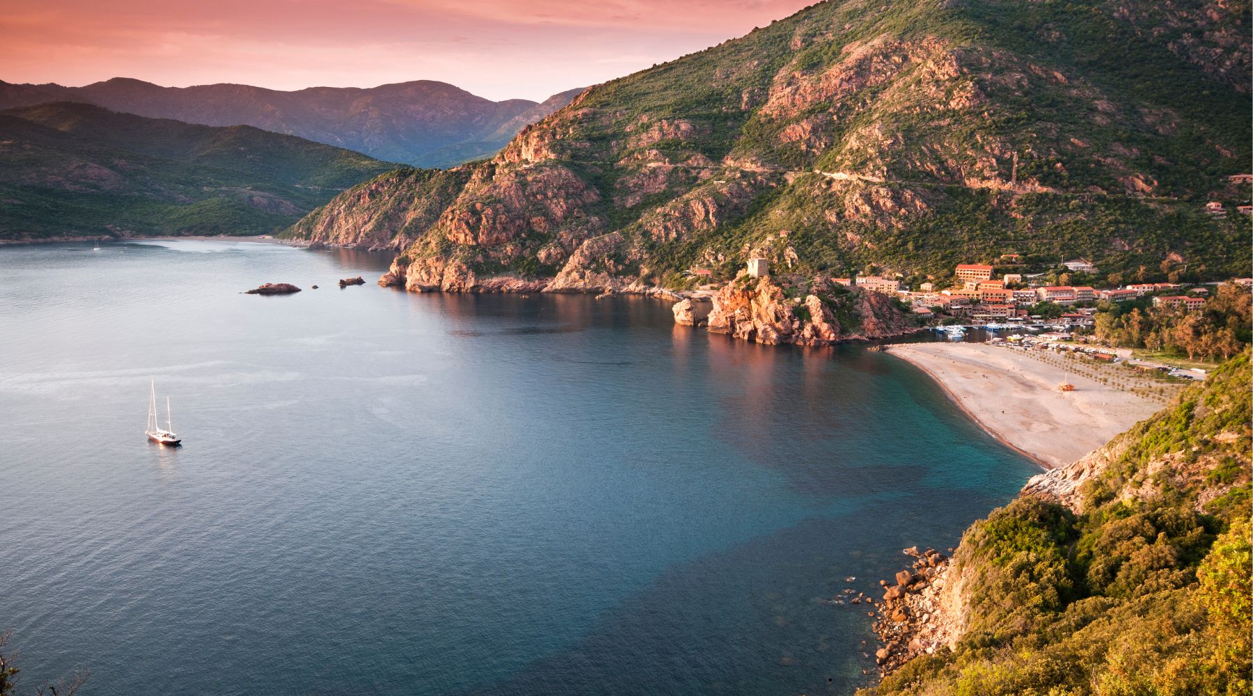 Travel Guide to Corsica: A Luxurious and Authentic Escape