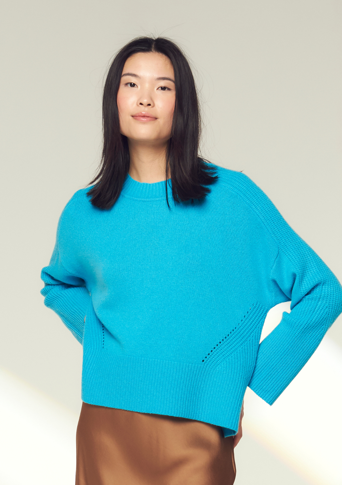 Ribbed Detail Lofty Crew Sweatshirt in Turquoise Blue