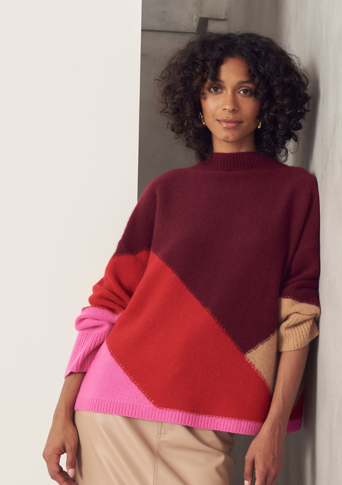 Chunky Colour Block Cashmere Sweater in Plum Red