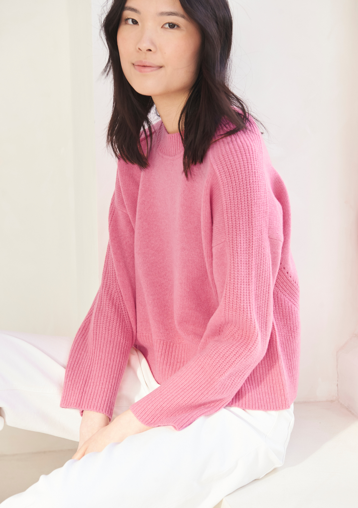 Ribbed Detail Lofty Crew Sweatshirt in Strawberry Pink