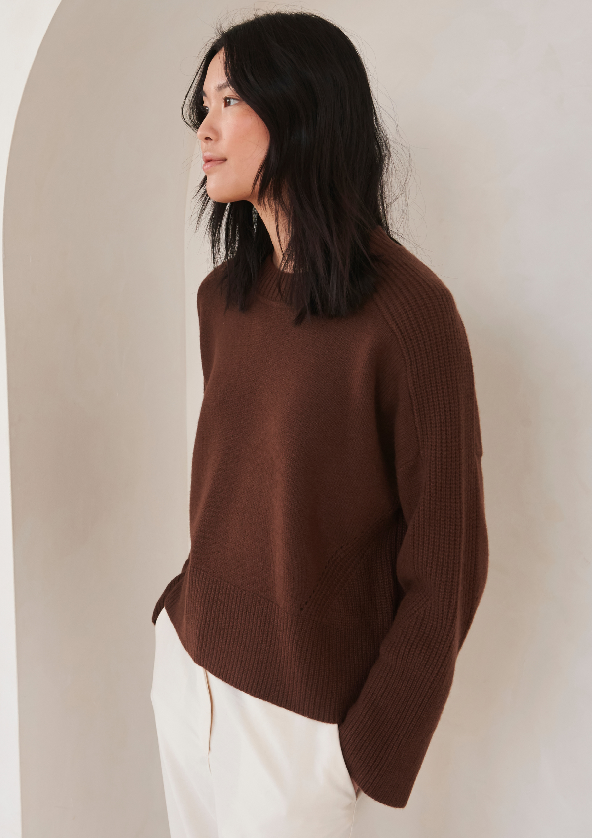 Ribbed Detail Lofty Crew Sweatshirt in Bronzed Brown