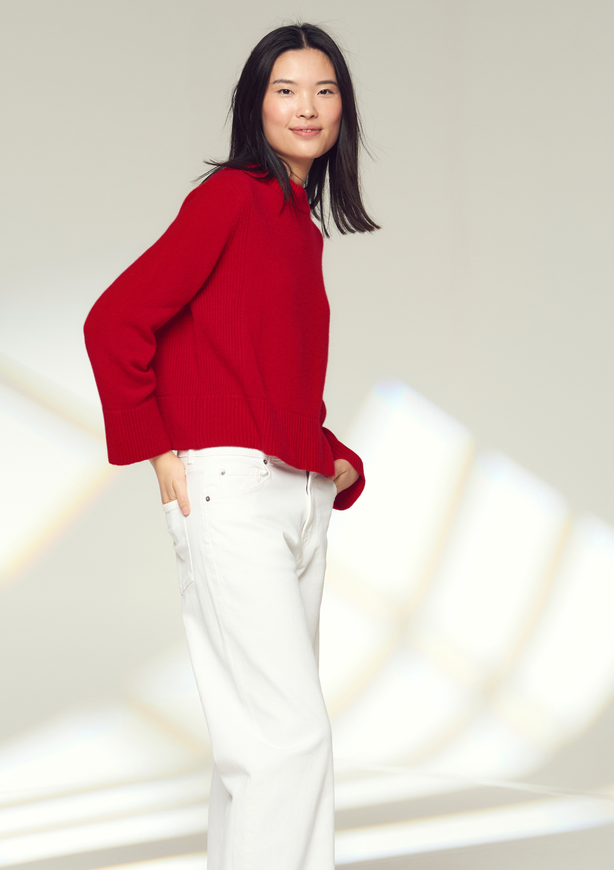 Cropped Cashmere Sweatshirt in Postbox Red