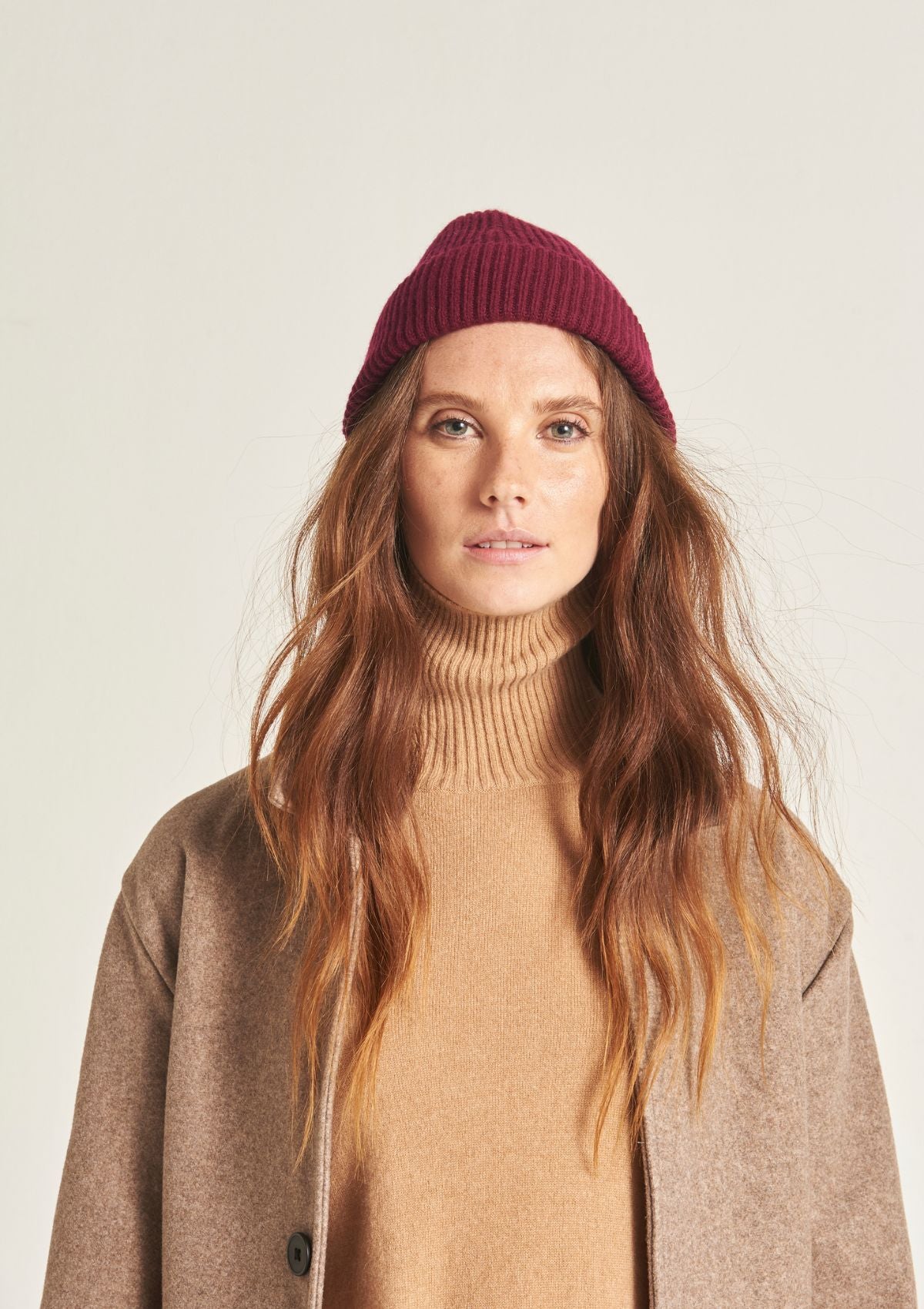 Cashmere Beanie in Barolo Red