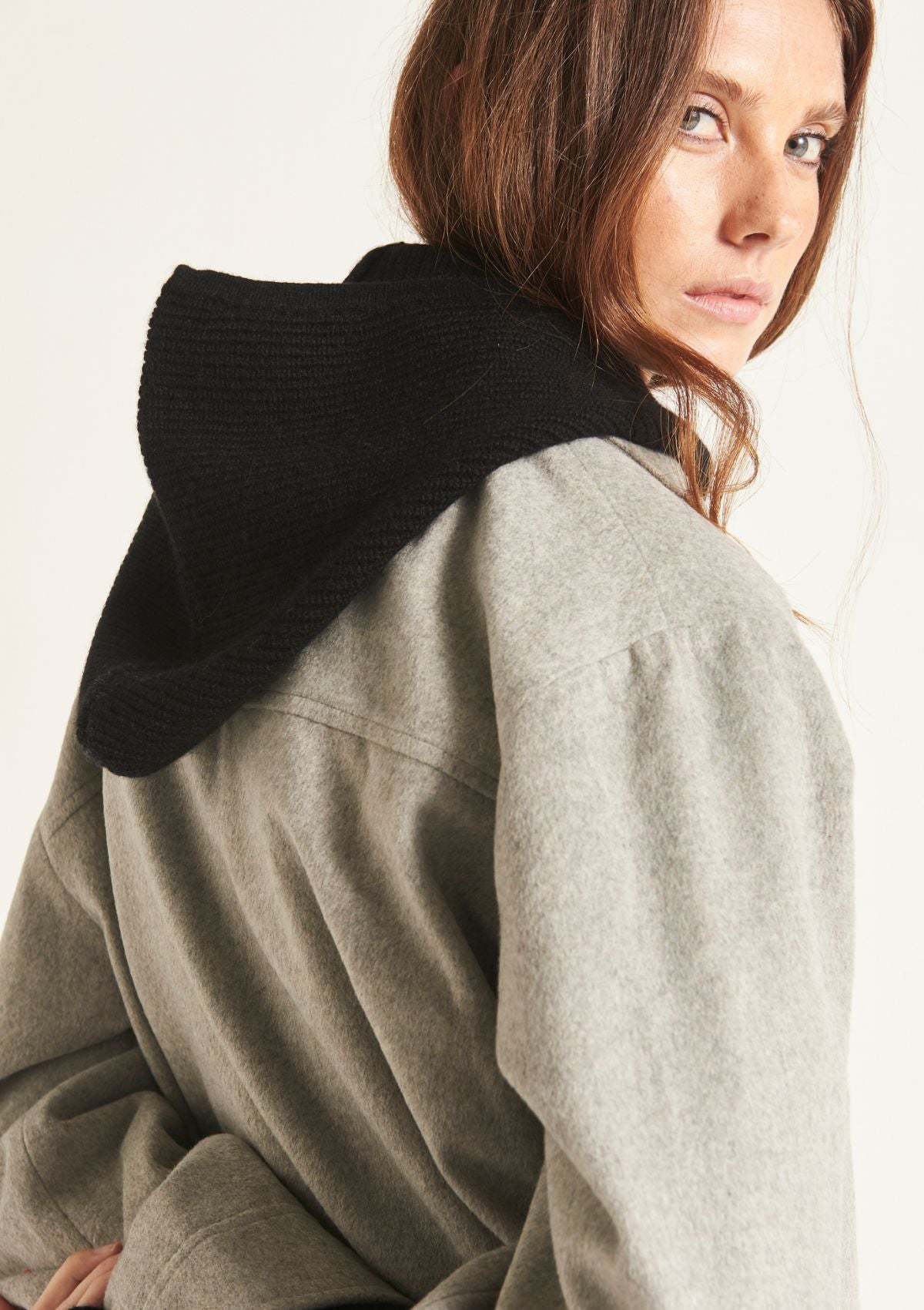 Cashmere Hood in Black