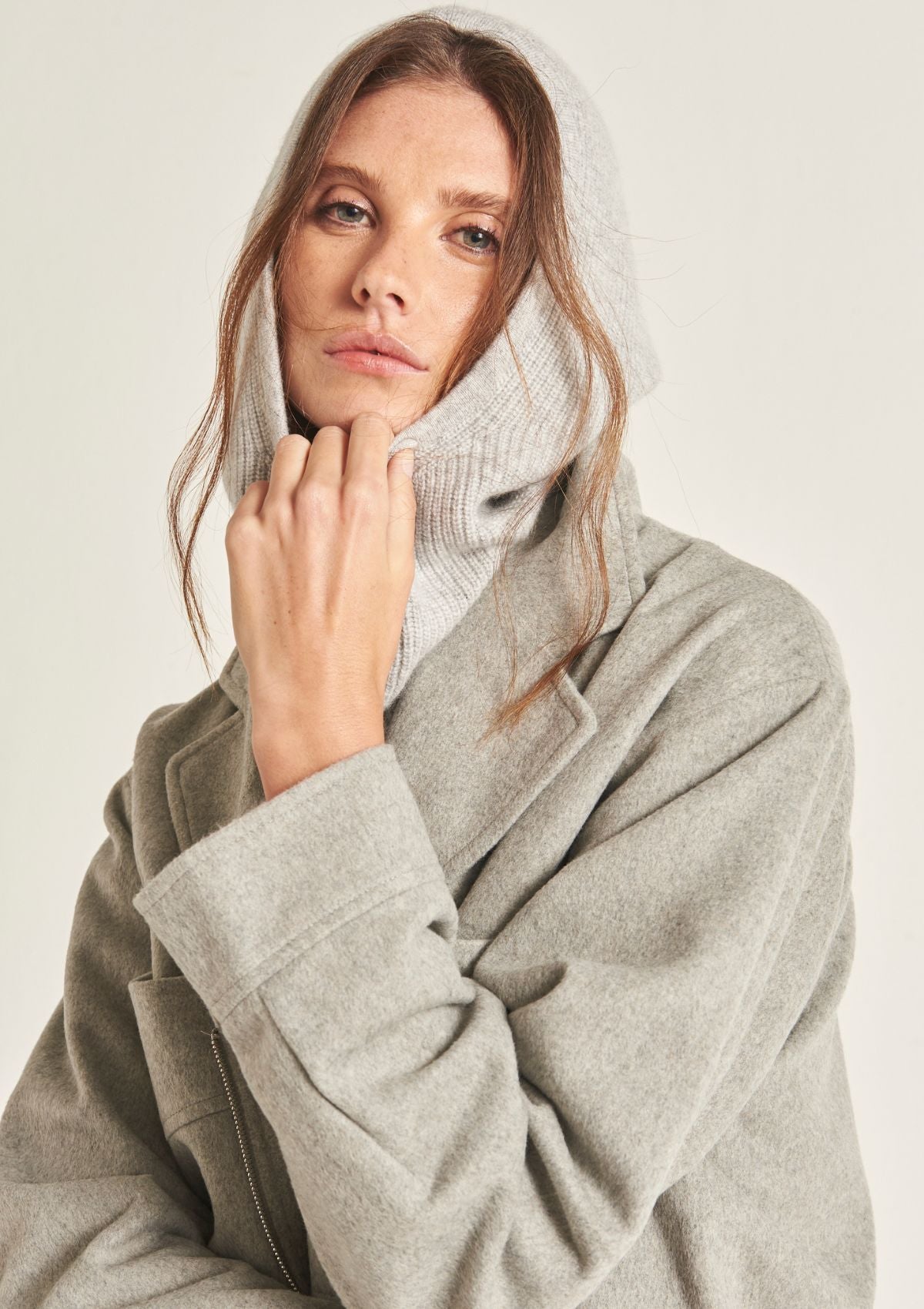 Cashmere Hood in Foggy Grey