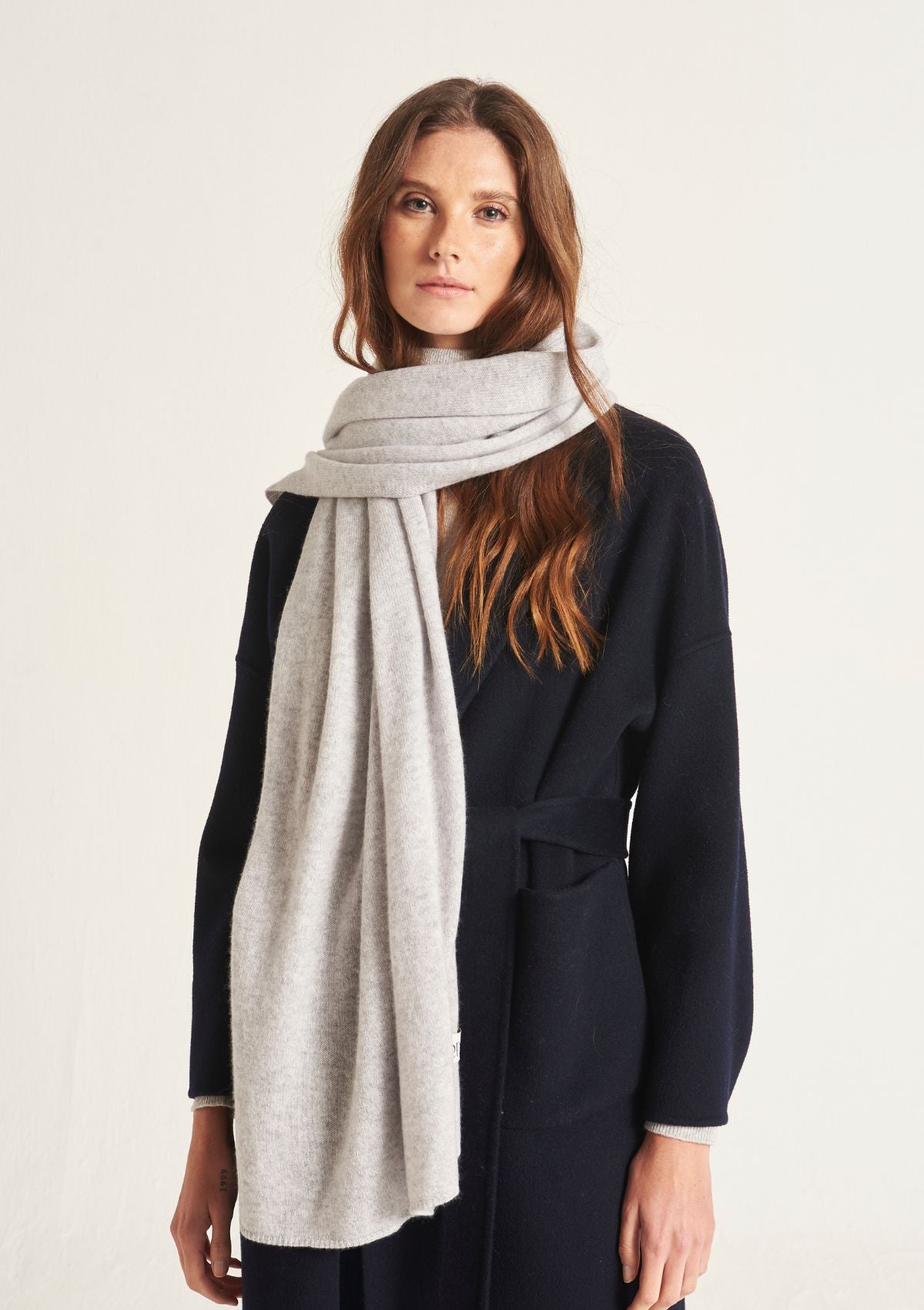 Cashmere Lofty Blanket Scarf in Foggy Grey