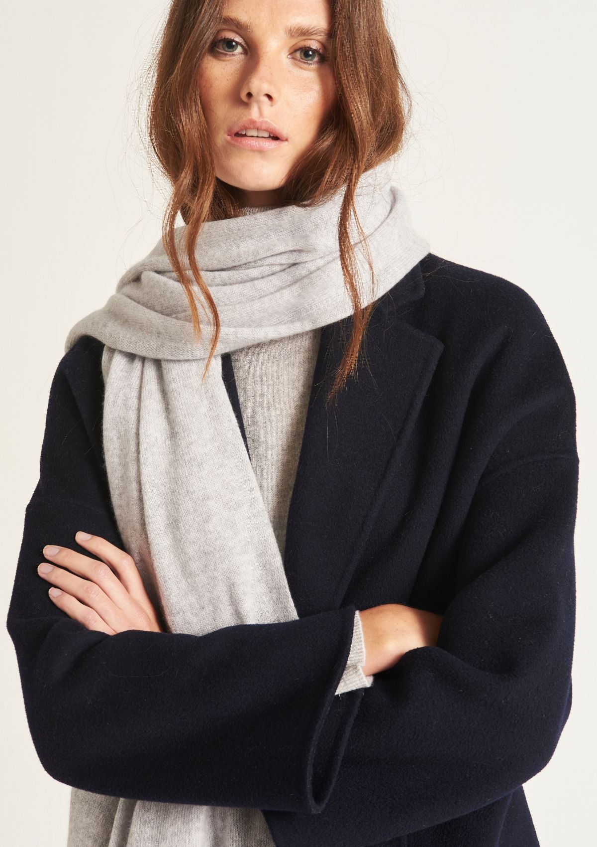 Cashmere Lofty Blanket Scarf in Foggy Grey