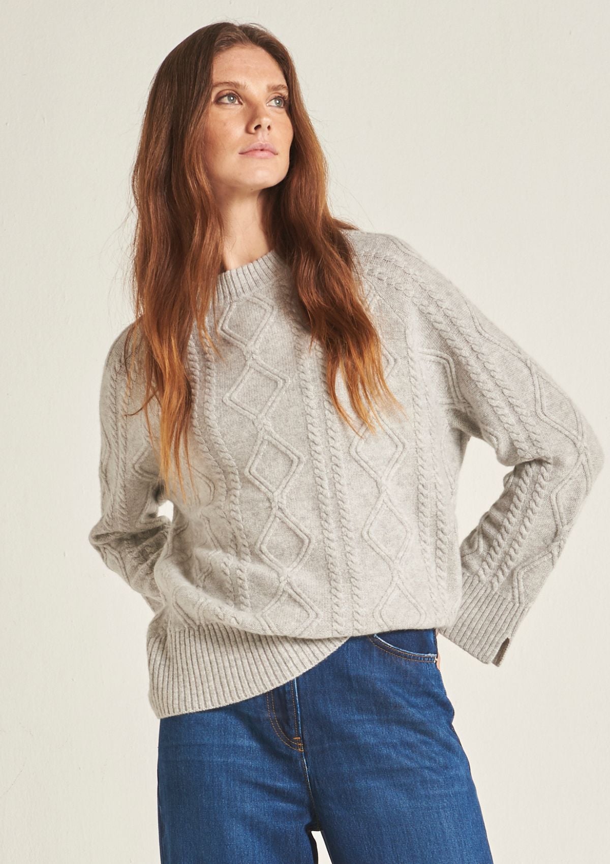 Cashmere Cable Crew Neck Sweater in Mist Grey