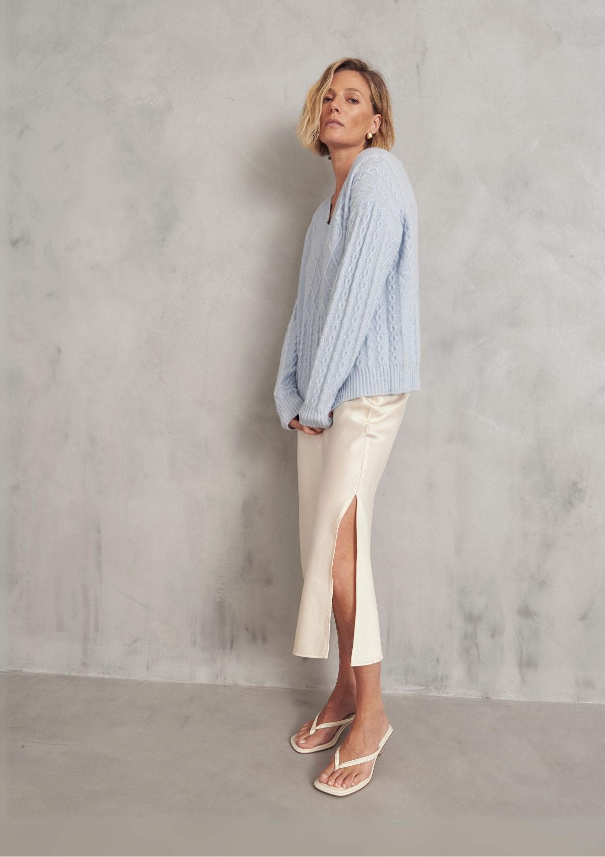 Ribbed Trim Cable Cashmere V Neck Sweater in Whisper Blue