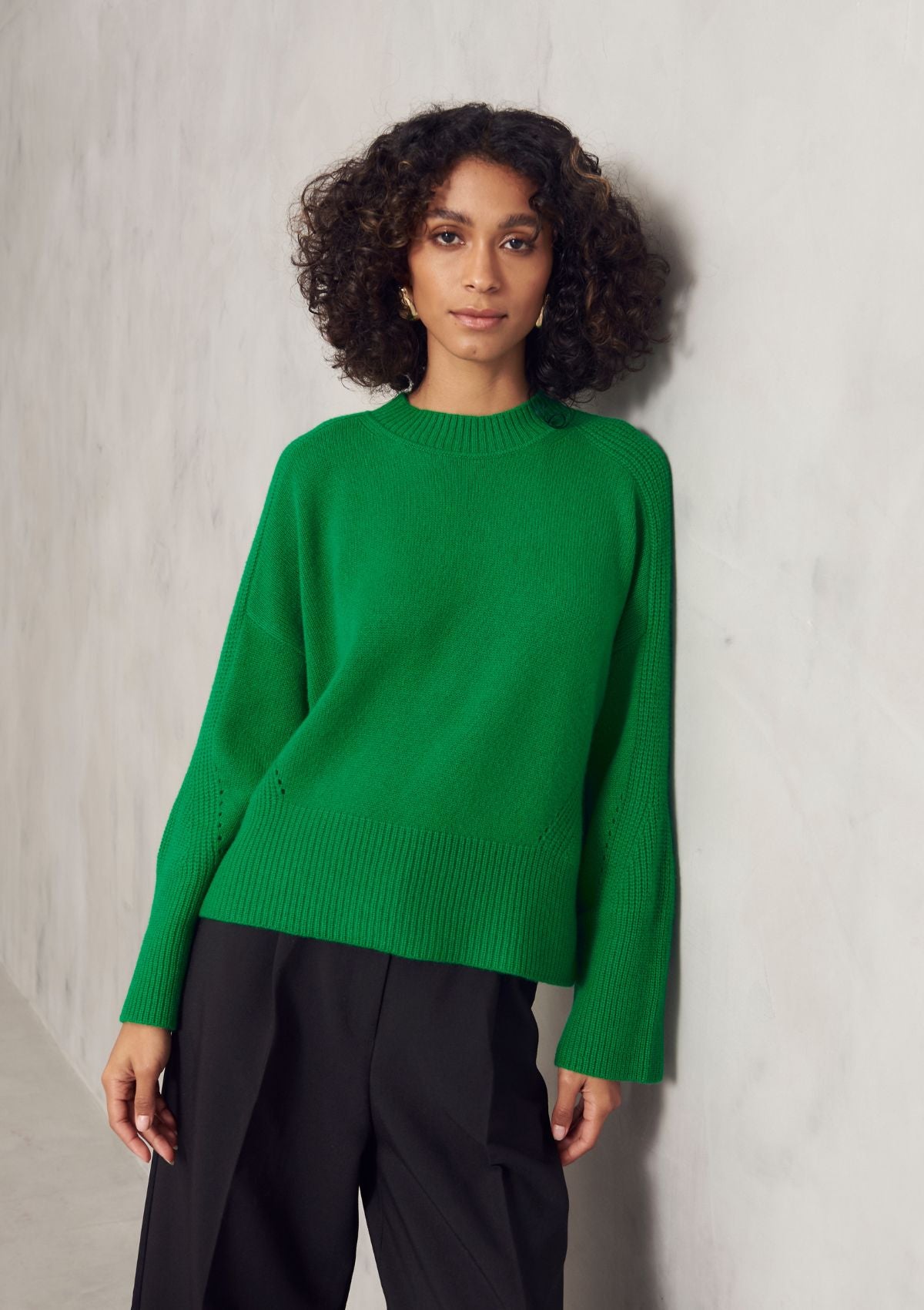 Ribbed Detail Lofty Crew Sweatshirt in Billiard Green