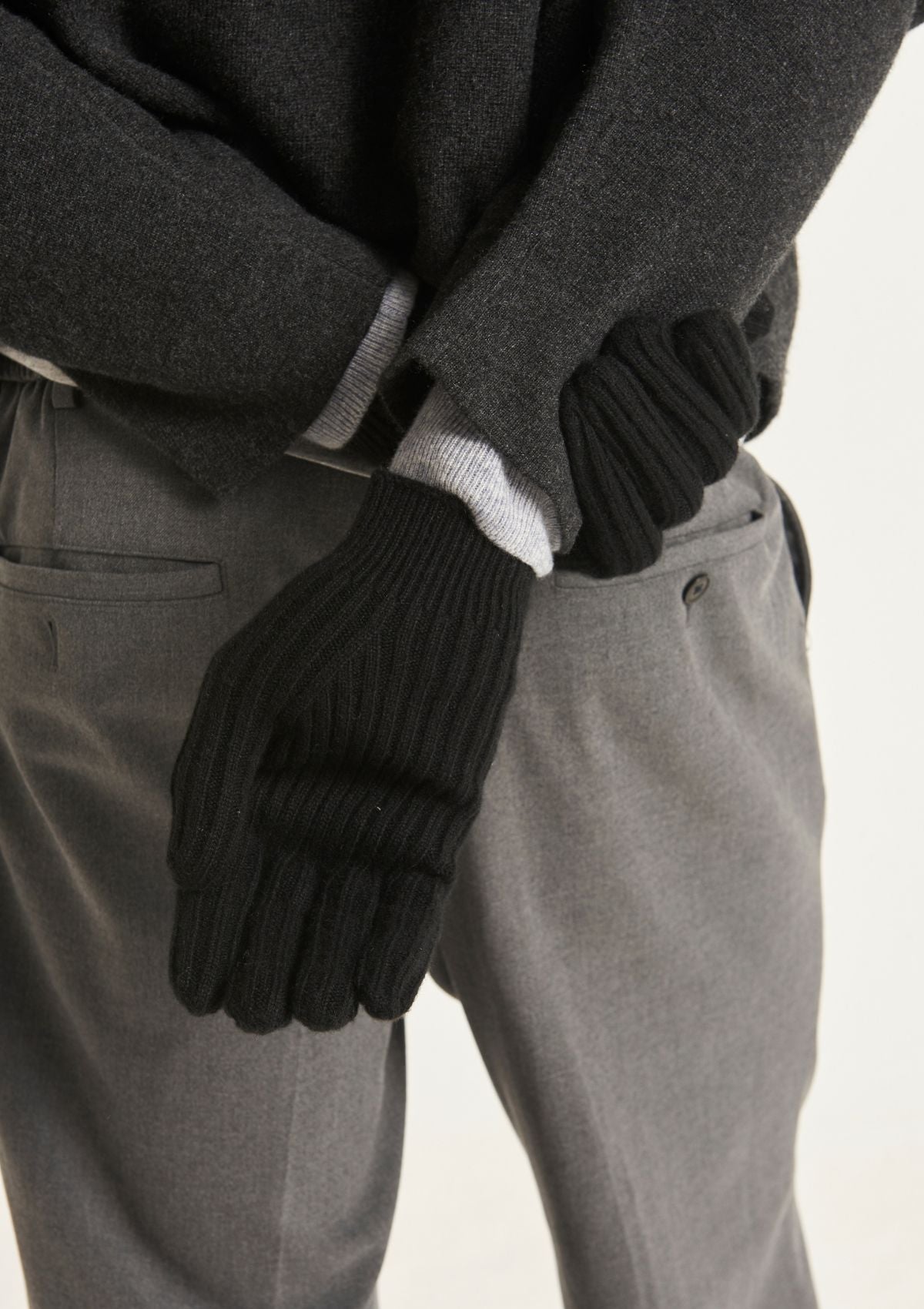 Mens Cashmere Gloves in Black