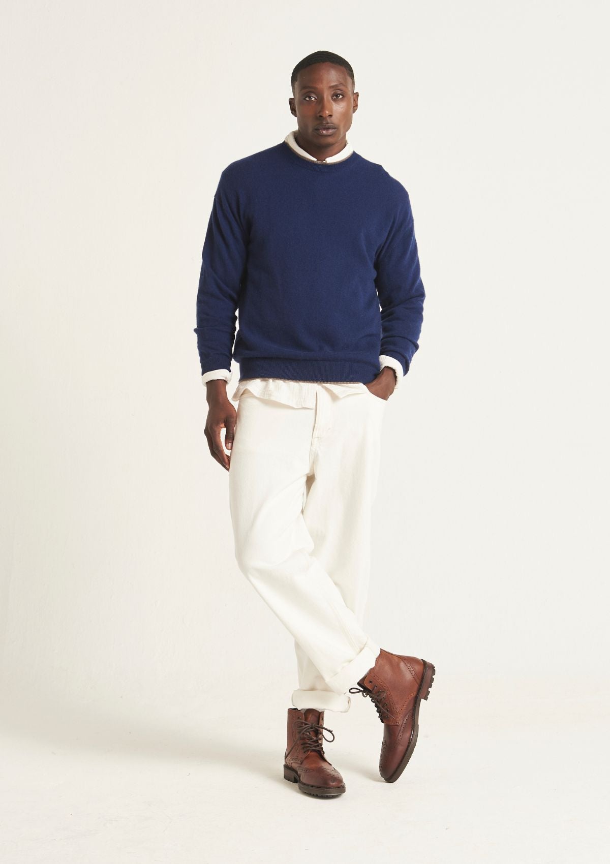 Mens Cashmere Crew Neck Sweater in Midnight Blue