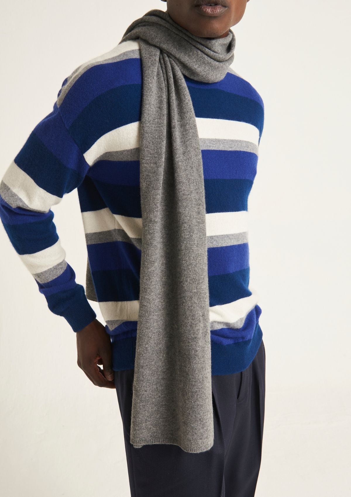 Mens Cashmere Crew Neck Sweater in Midnight Blue Stripe