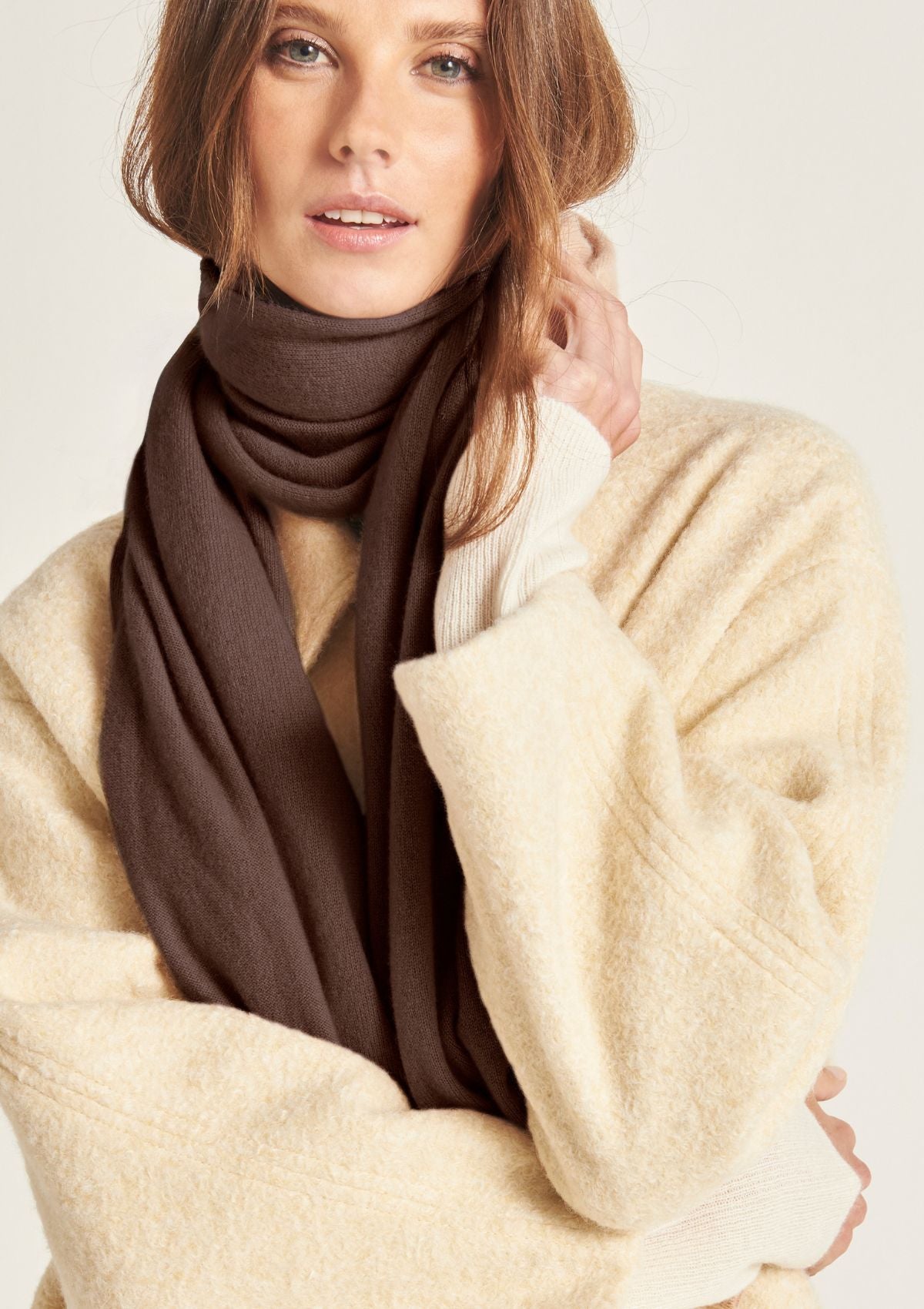 Cashmere Lofty Blanket Scarf in Rye Brown