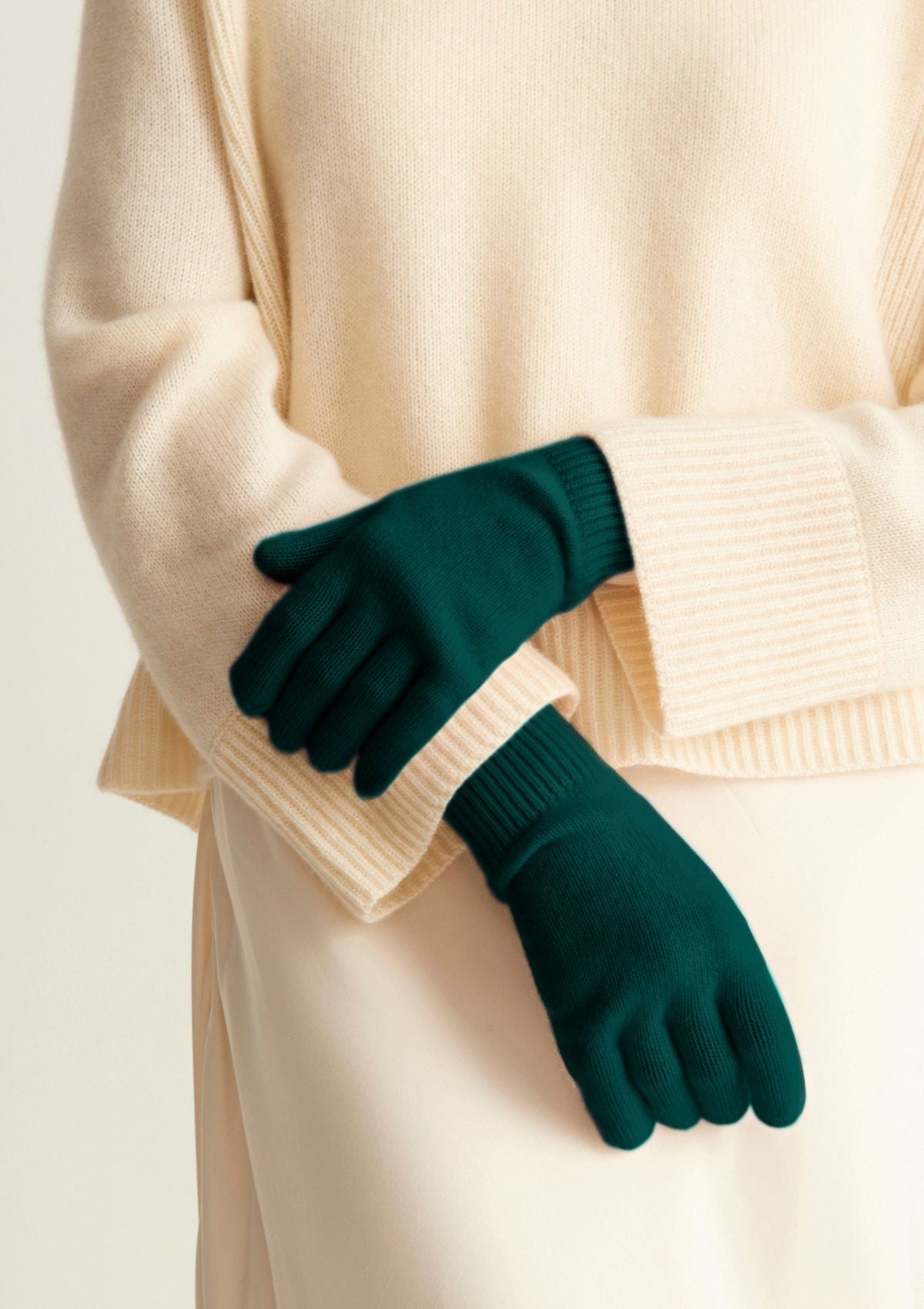 Cashmere Glove in Bottle Green