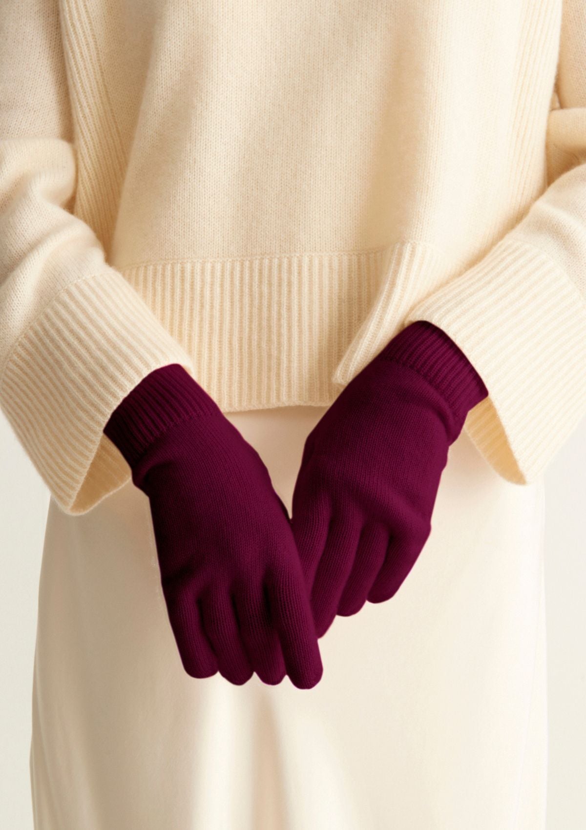 Cashmere Glove in Barolo Red