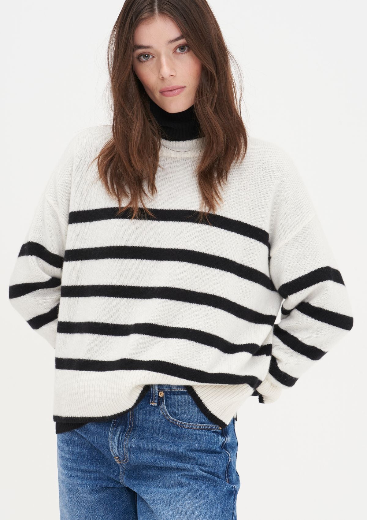 Chunky Cashmere Striped Sweater in Chalk/Black