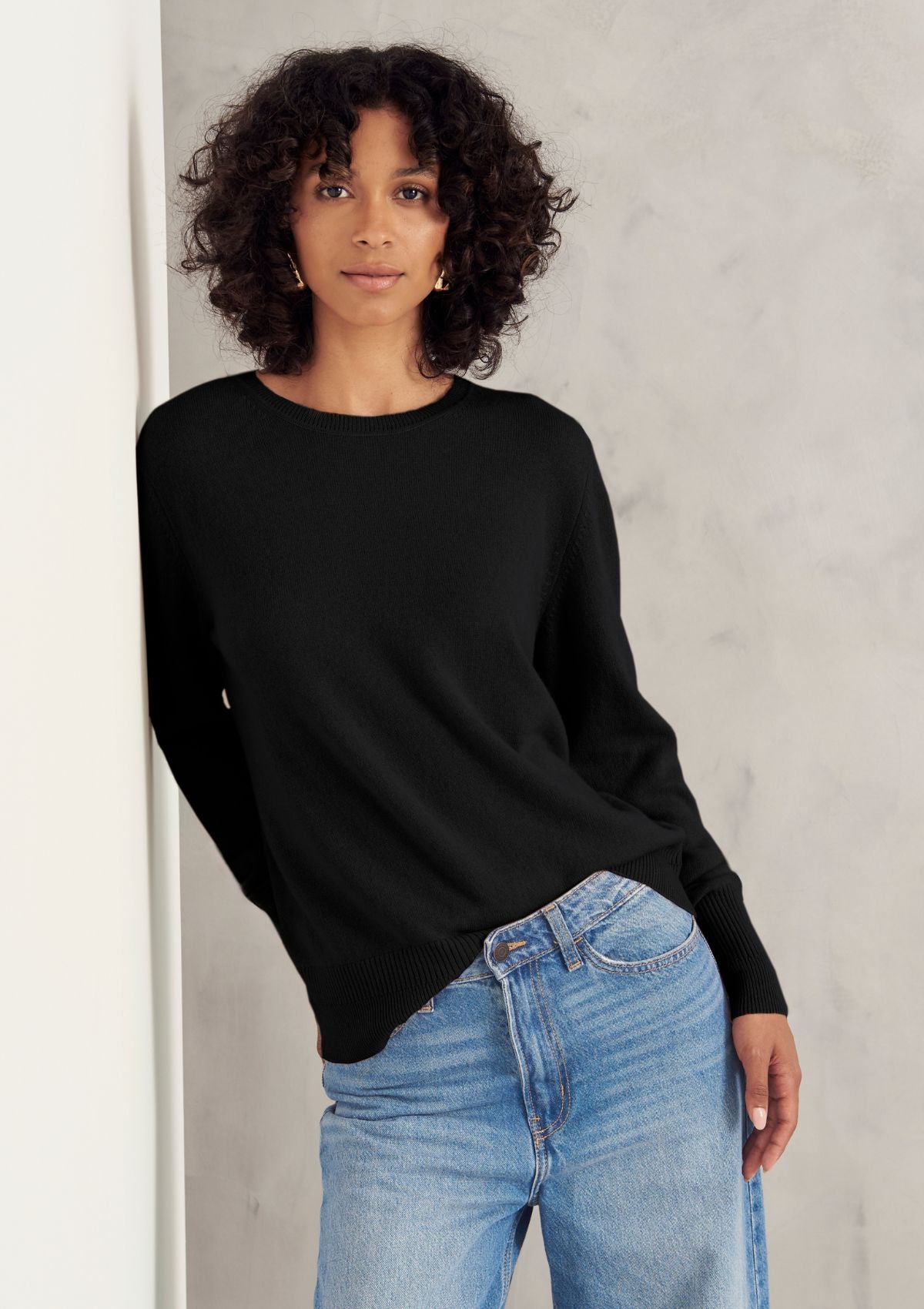 Cashmere Crew Neck Sweater in Jet Black