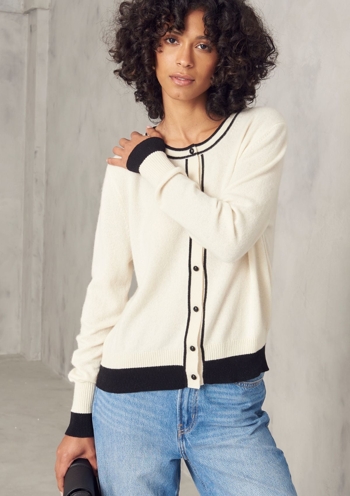 Crew Neck Cashmere Cardigan in Chalk/Black