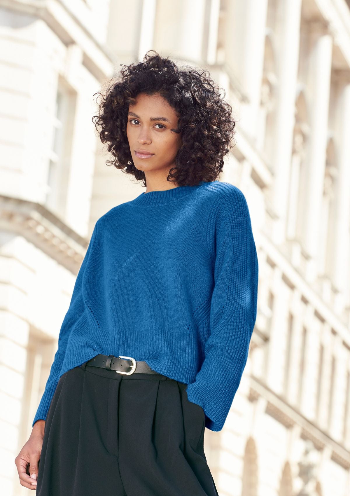 Ribbed Detail Lofty Crew Sweatshirt in Lake Blue