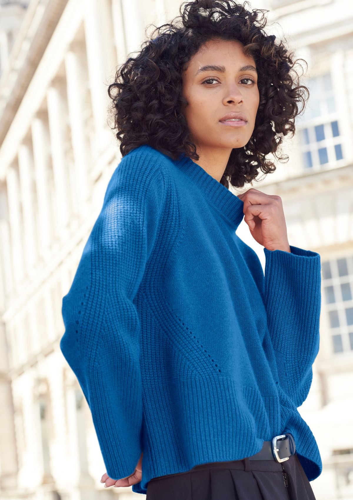 Ribbed Detail Lofty Crew Sweatshirt in Lake Blue