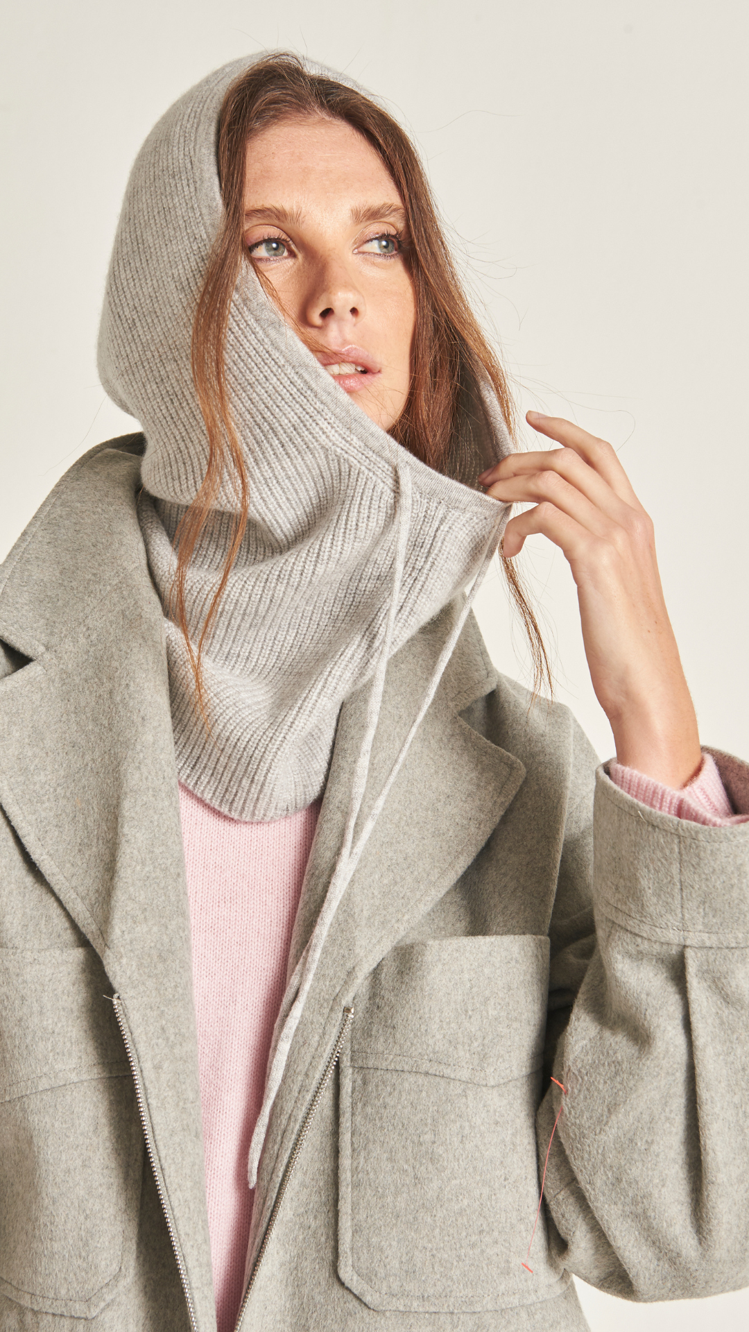 Cashmere Hood in Foggy Grey