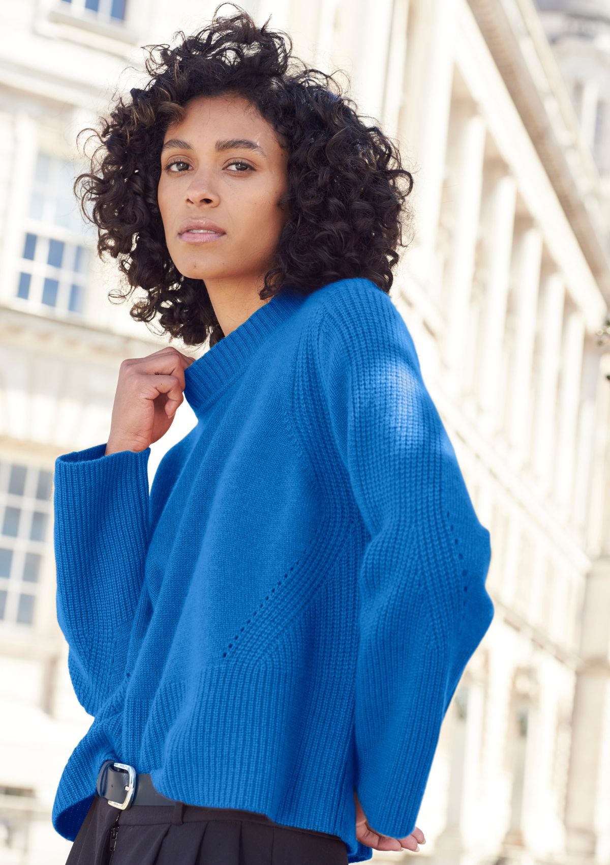 Ribbed Detail Lofty Crew Sweatshirt in Lake Blue