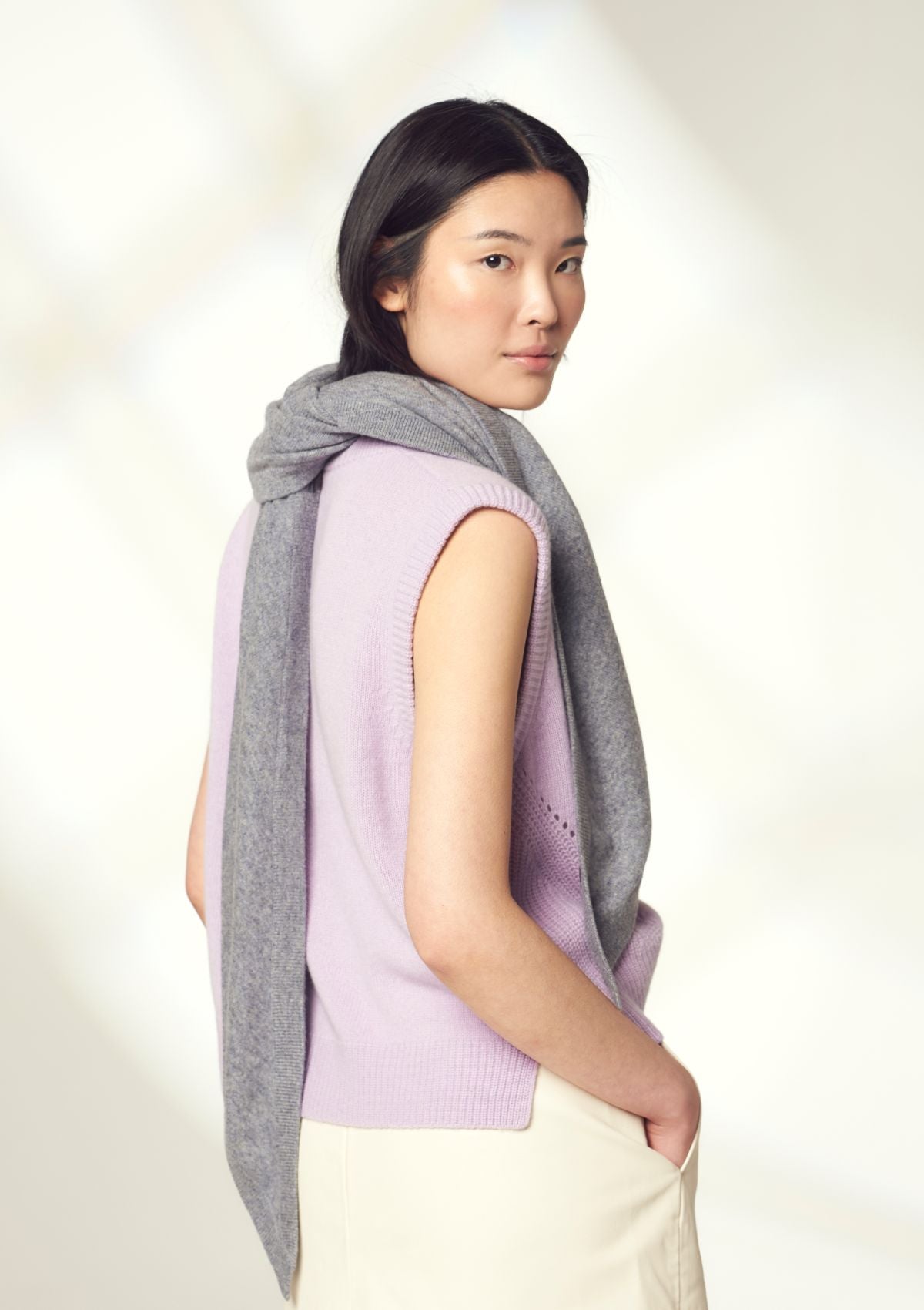 Cashmere Triangle Scarf in Monument Grey