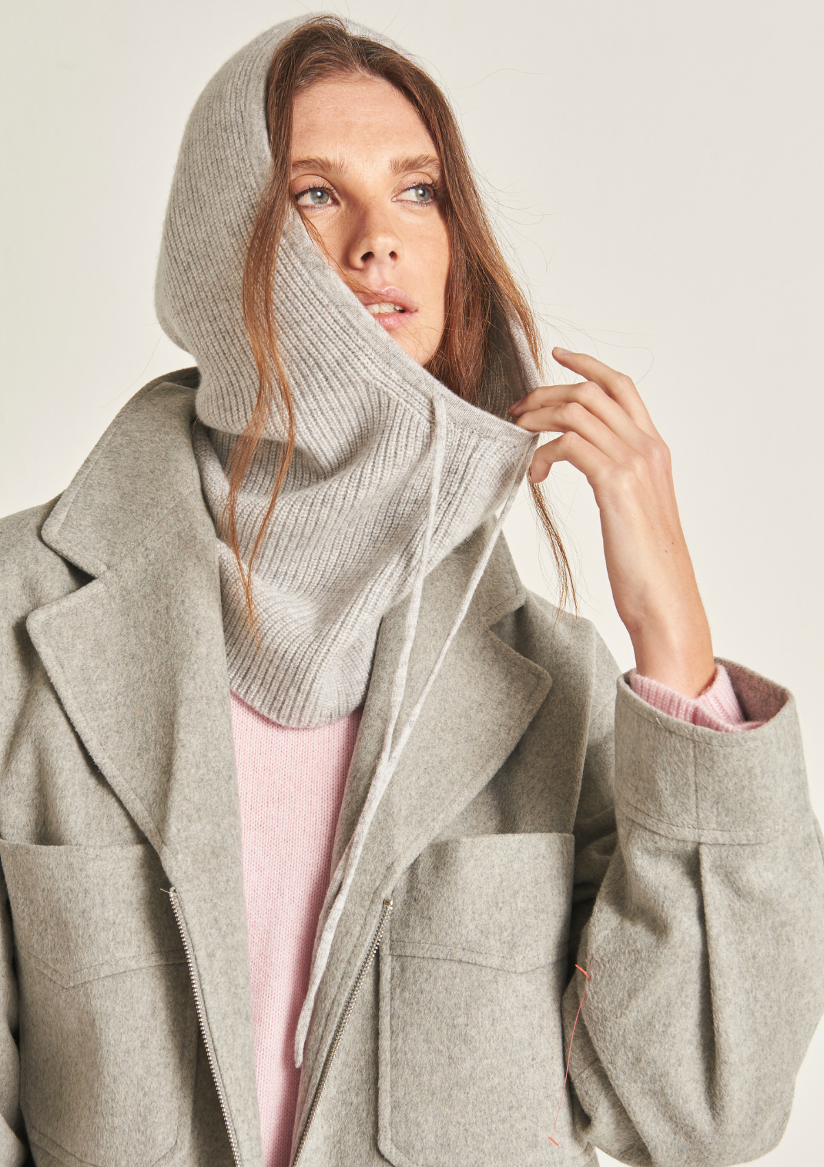 Cashmere Hood in Foggy Grey