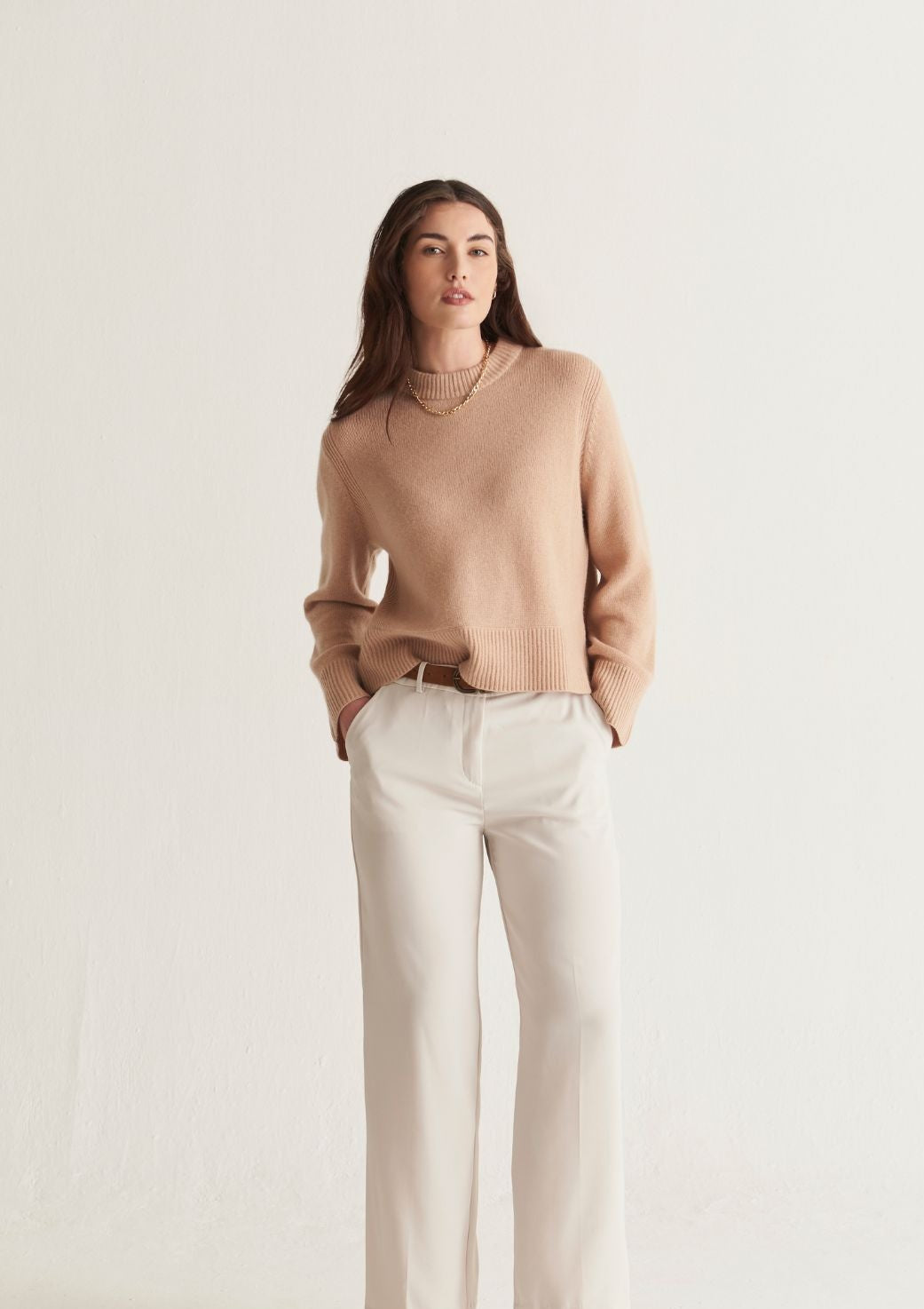 Cropped Cashmere Sweatshirt in Toffee