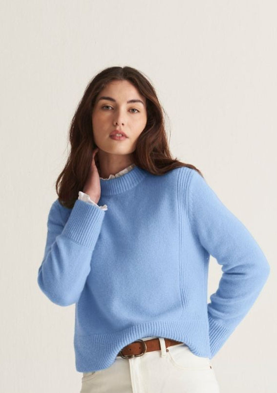 Cropped Cashmere Sweatshirt in Washed Blue