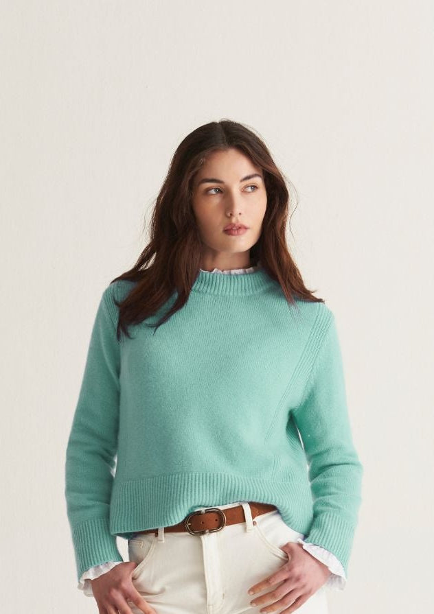 Cropped Cashmere Sweatshirt in Mint Green