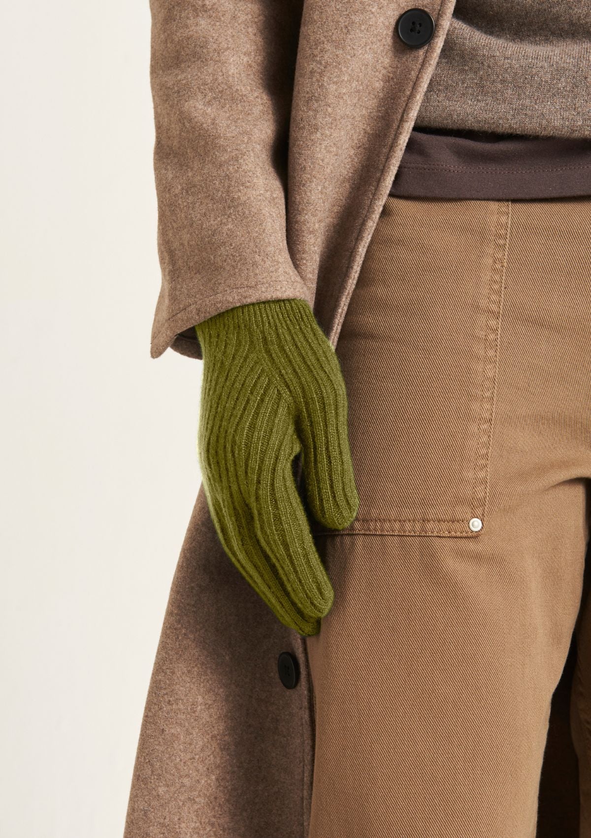 Mens Cashmere Gloves in Bayleaf Green