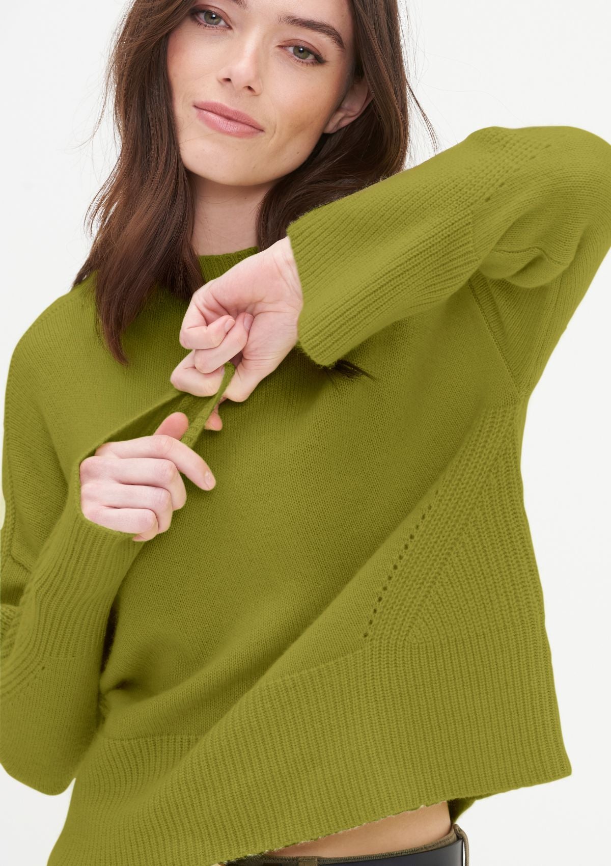 Ribbed Detail Lofty Crew Sweatshirt in Woodbine Green