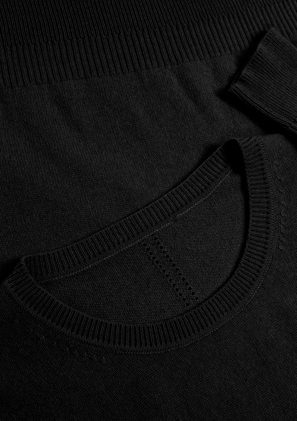 Cashmere Crew Neck Sweater in Jet Black