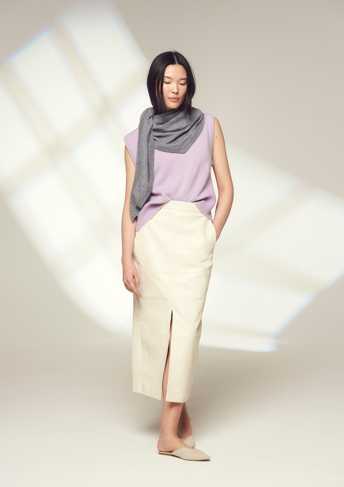 Cashmere Triangle Scarf in Monument Grey