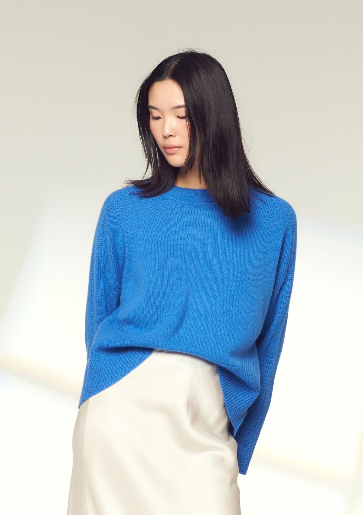 Ribbed Detail Lofty Crew Sweatshirt in Lake Blue