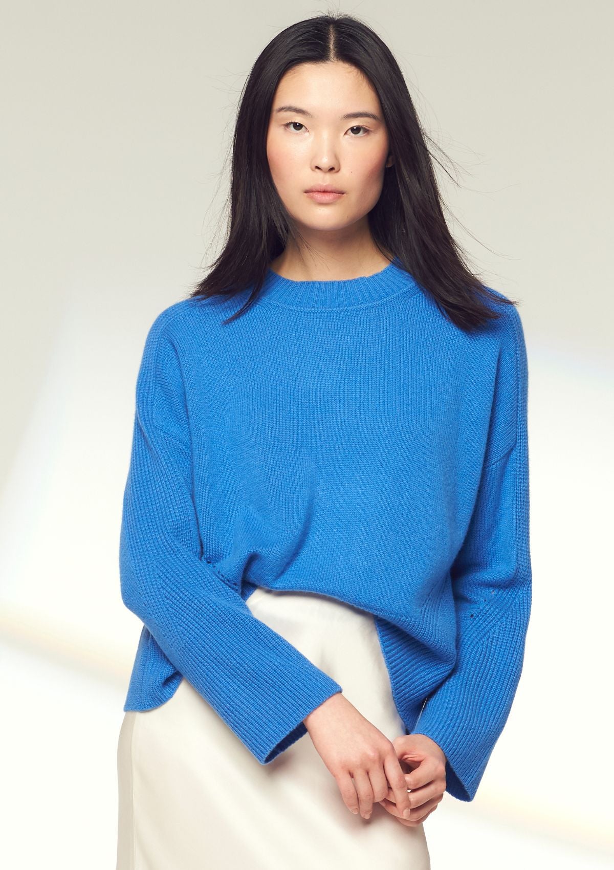 Ribbed Detail Lofty Crew Sweatshirt in Lake Blue