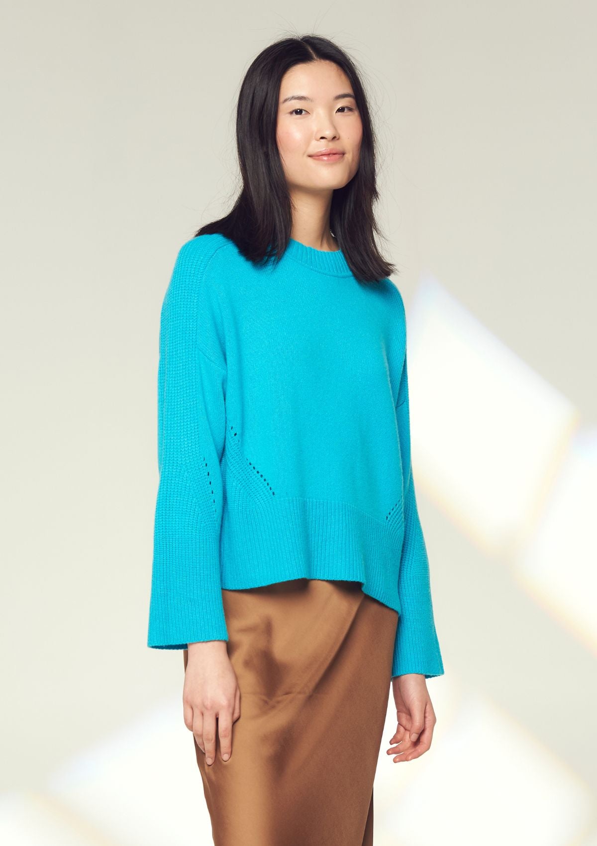 Ribbed Detail Lofty Crew Sweatshirt in Turquoise Blue